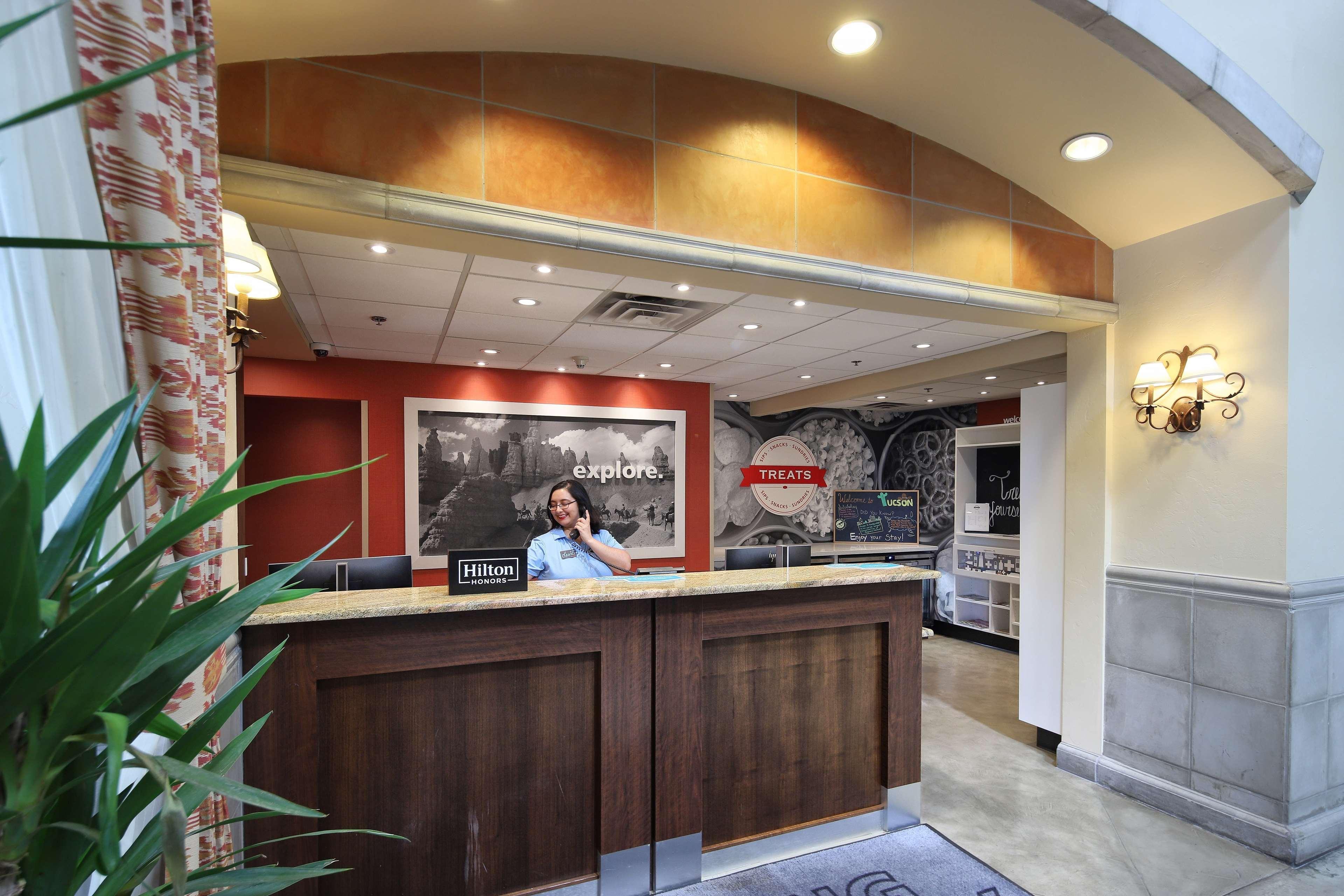 Hampton Inn & Suites Tucson Mall Casas Adobes Exterior photo