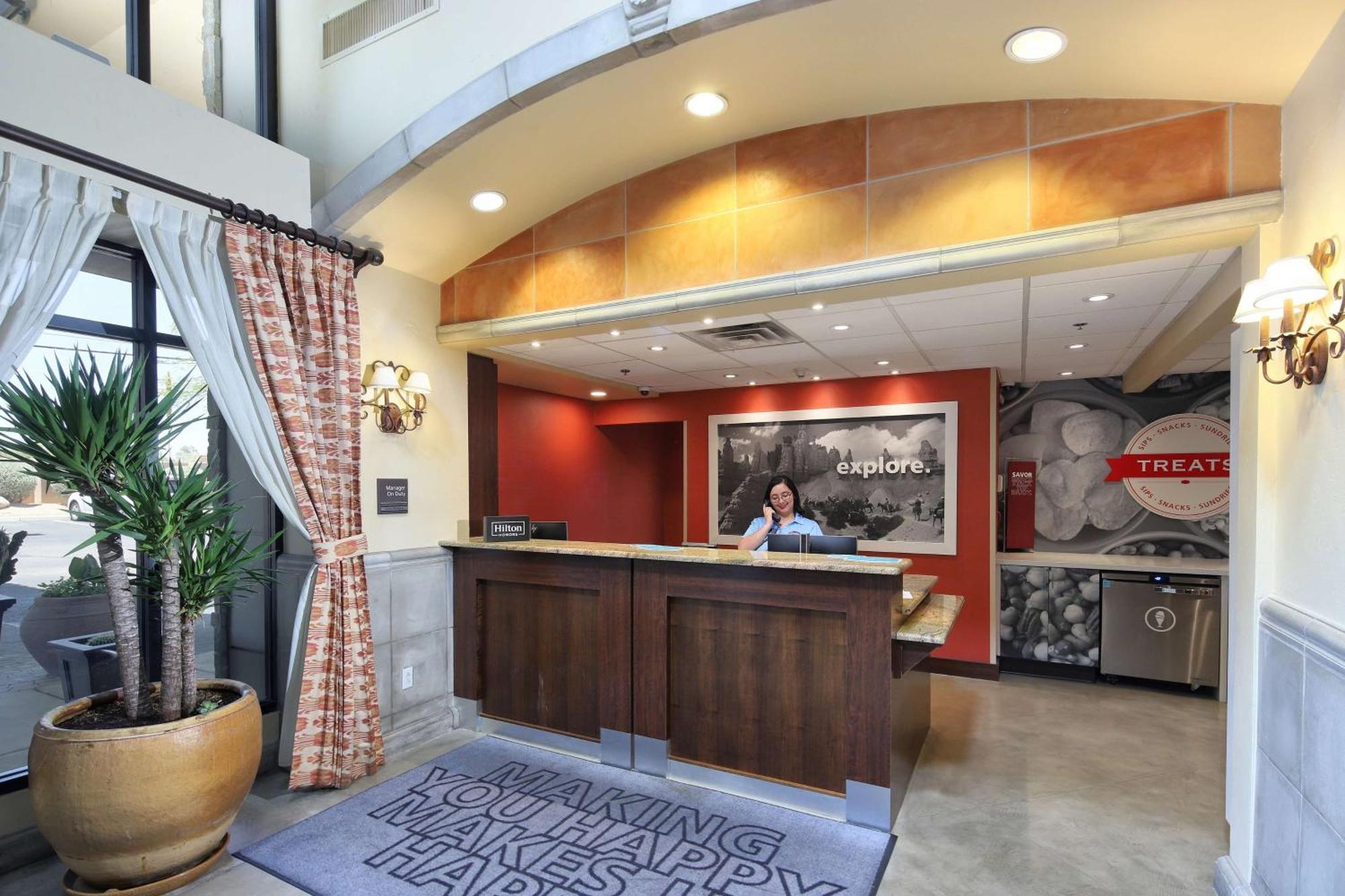 Hampton Inn & Suites Tucson Mall Casas Adobes Exterior photo