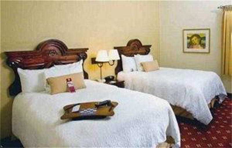 Hampton Inn & Suites Tucson Mall Casas Adobes Room photo