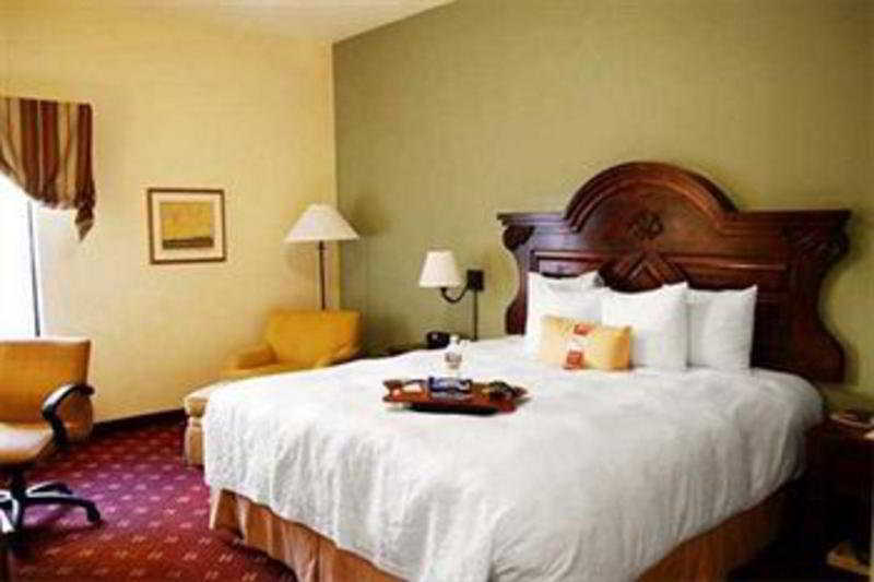 Hampton Inn & Suites Tucson Mall Casas Adobes Room photo